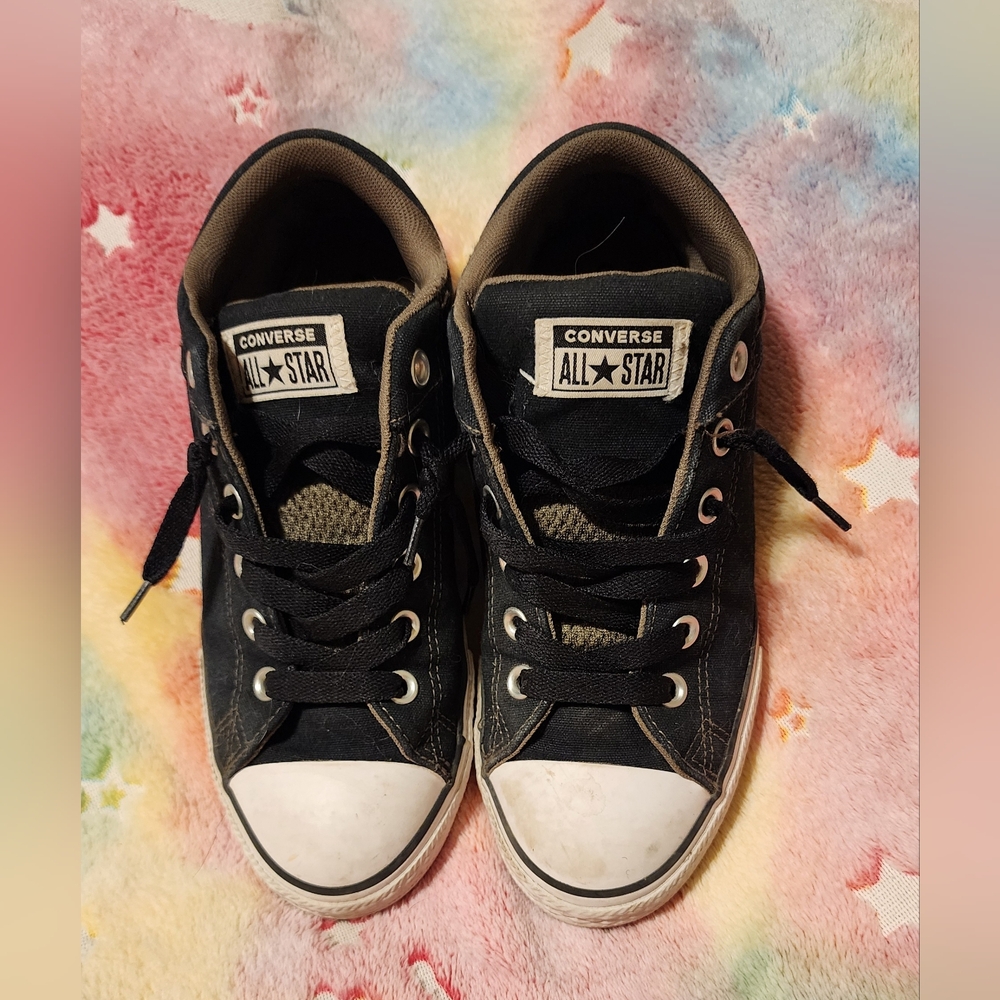 Junior Size 5 Mid Top Converse